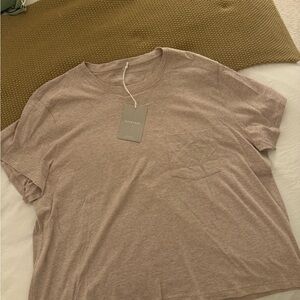 Everlane Women’s The Box-Cut Tee in Essential Cotton